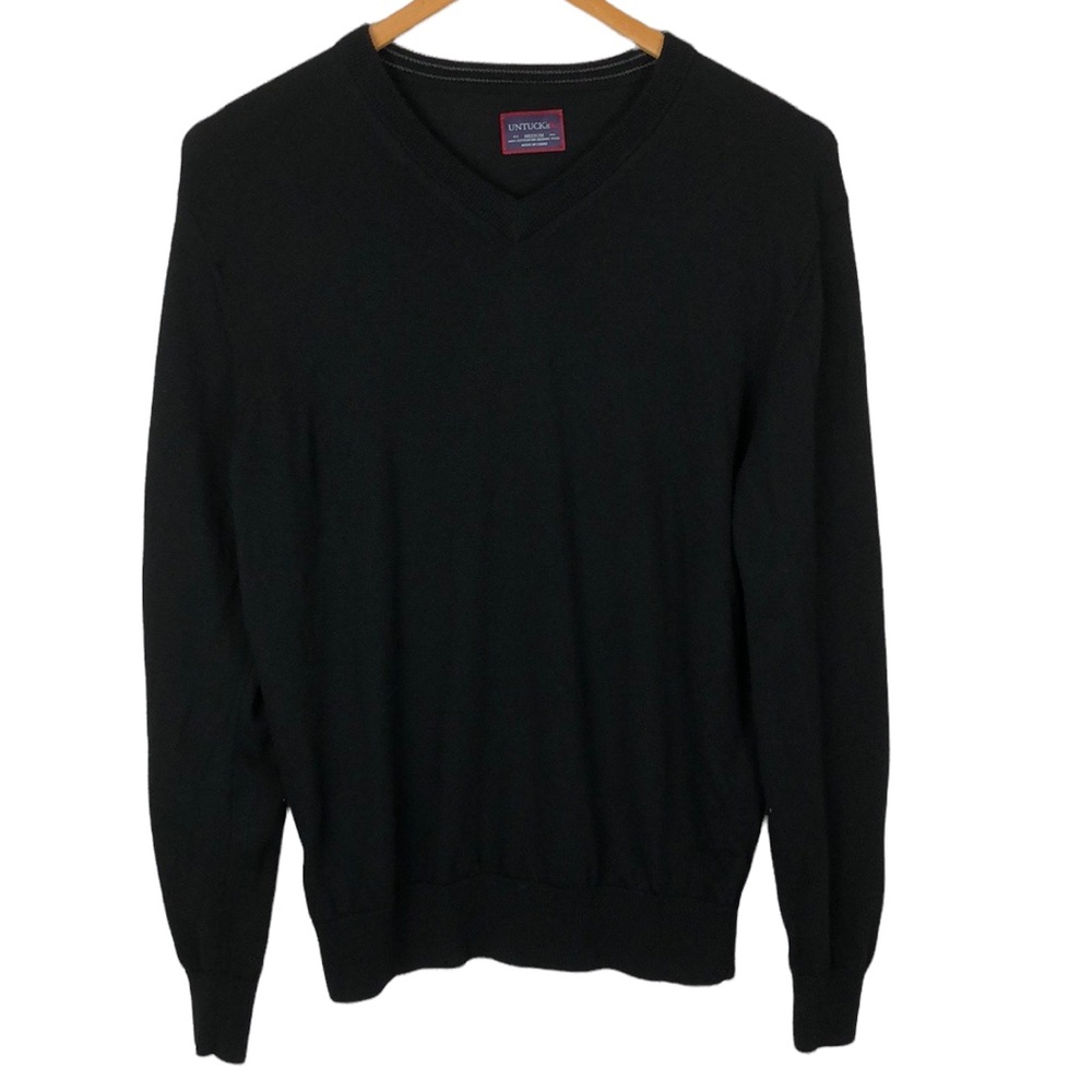 UNTUCKit Black V-Neck Sweater